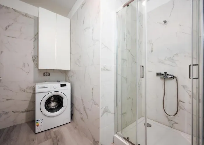 Alma 163 - Pool By N10