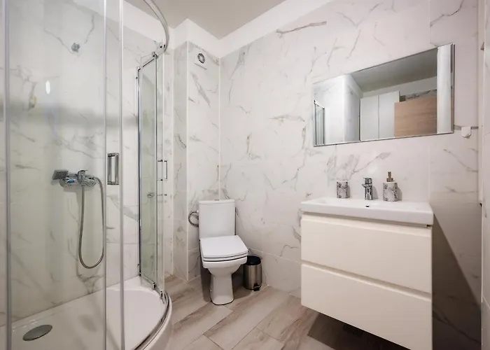 Alma 163 - Pool By N10